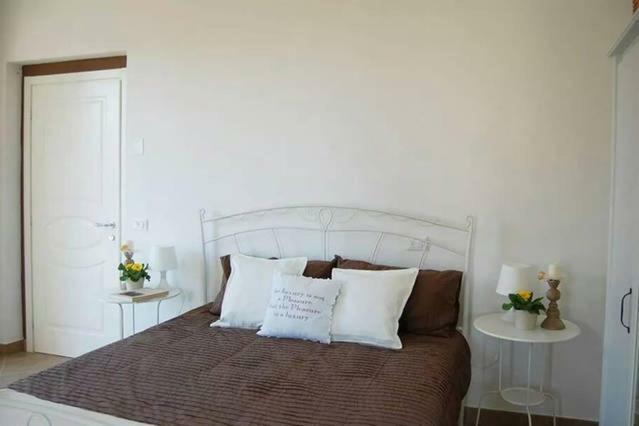La Casa Bianca Apartment Roe ภายนอก รูปภาพ