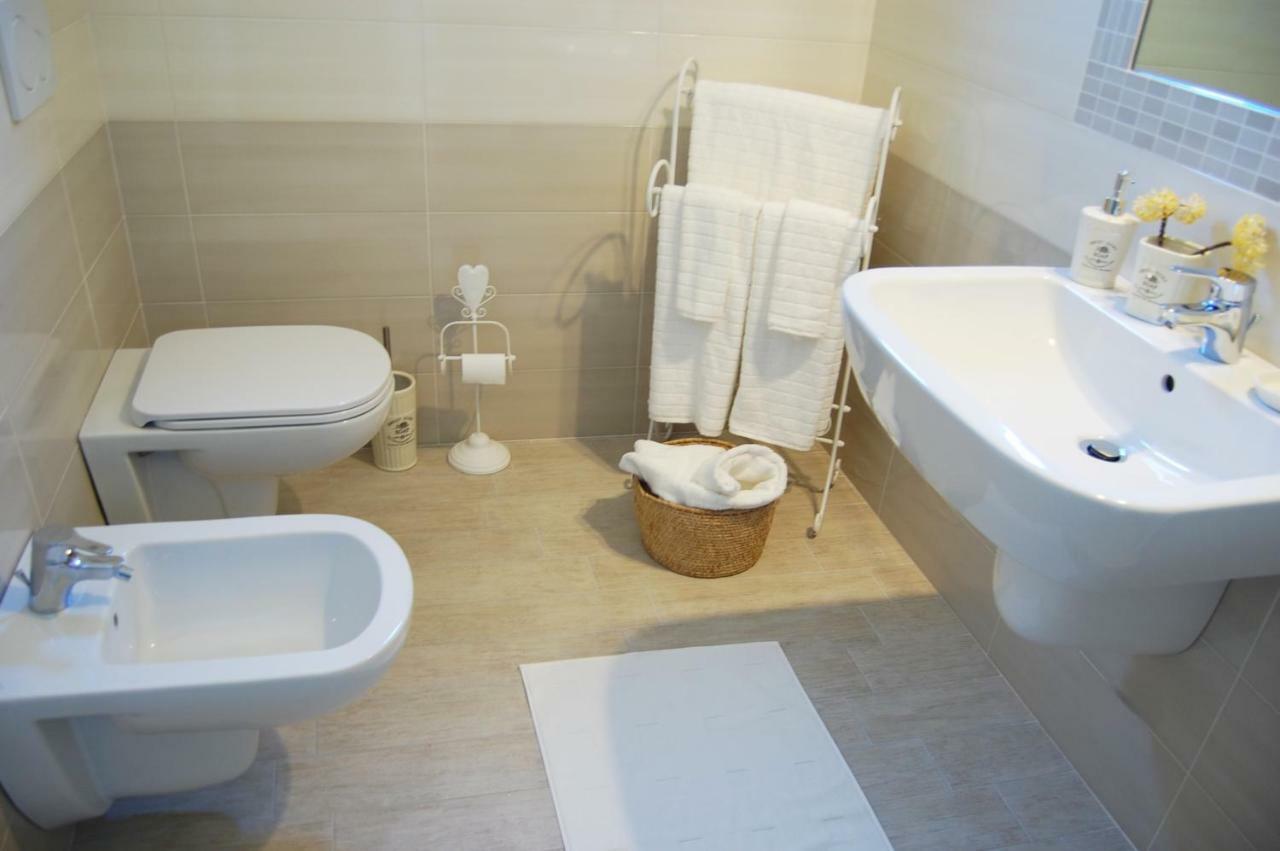 La Casa Bianca Apartment Roe ภายนอก รูปภาพ